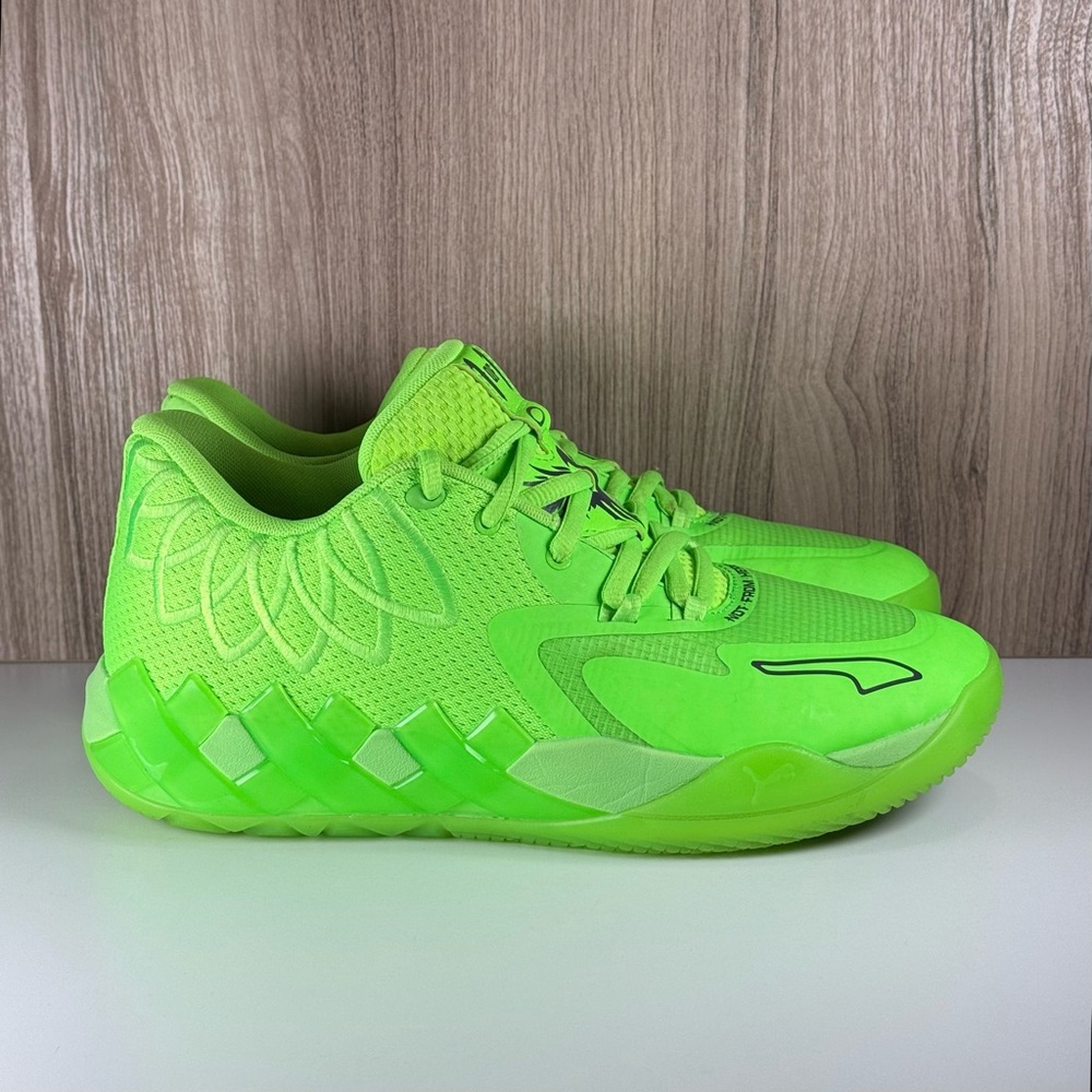 PUMA Lamelo Ball MB.01 Lo Volt Gecko Green Basketball Shoes 376941-07 Men’s Sz 9